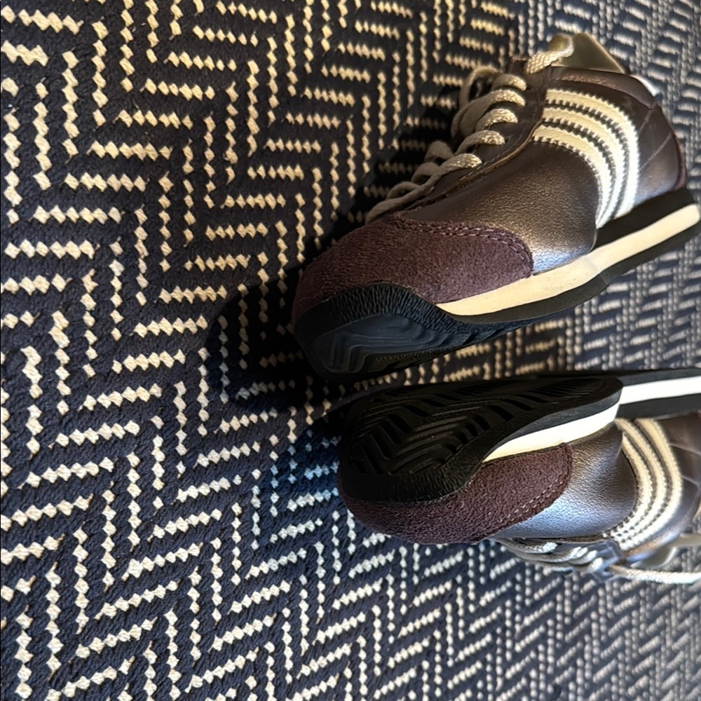 Adidas Reflective Purple Sneakers with Signature Stripes - Picture 4 of 7
